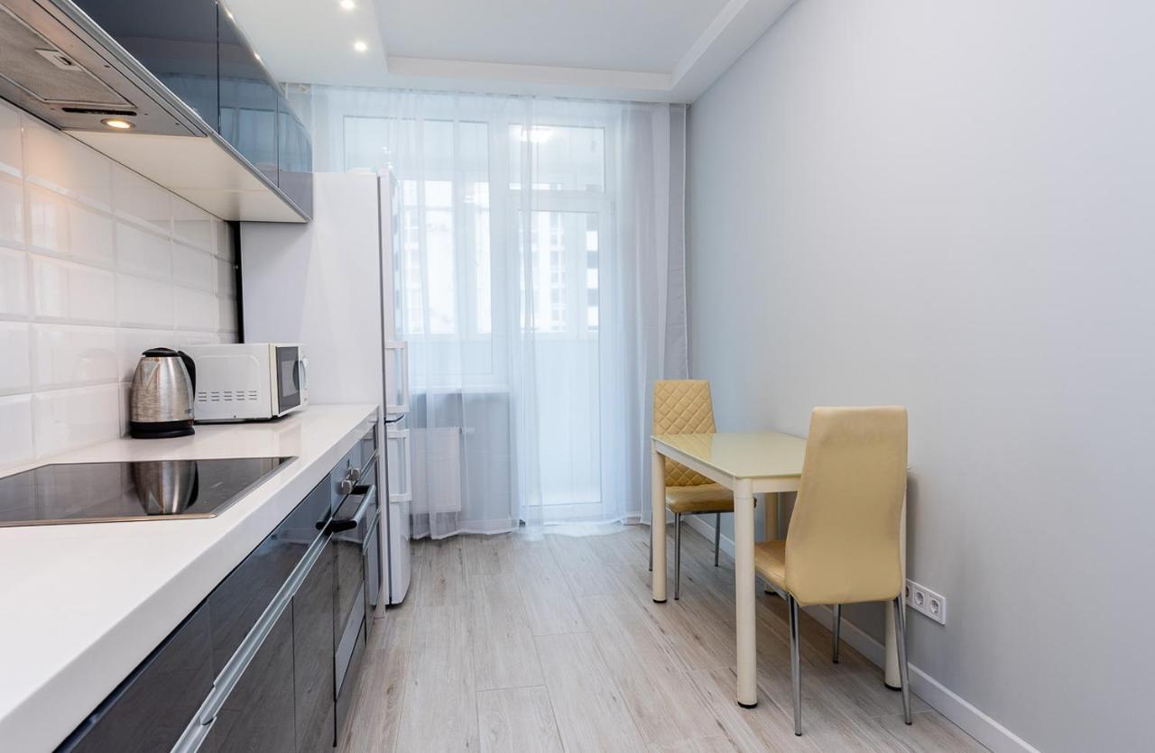 キエフFlatrent Drahomanova 2Aアパートメント エクステリア 写真