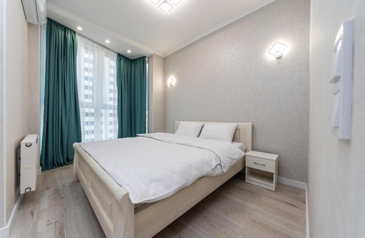 キエフFlatrent Drahomanova 2Aアパートメント エクステリア 写真